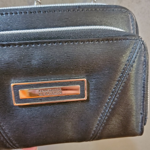 🔥FREE with bundle - Kenneth Cole purse - Picture 6 of 6